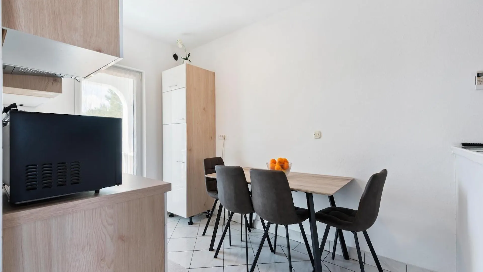 Homely Apartment In Vir With Balcony