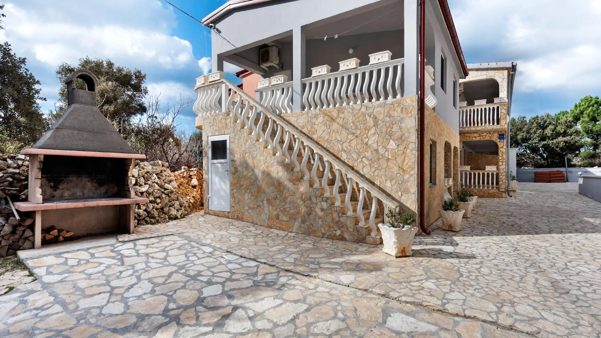 Homely Apartment In Vir With Balcony Croatia