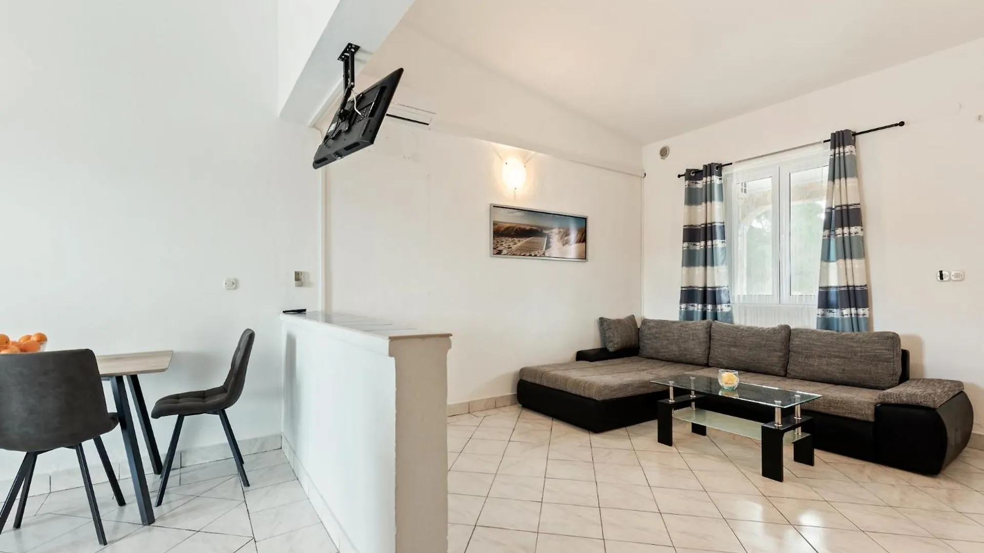 Homely Apartment In Vir With Balcony