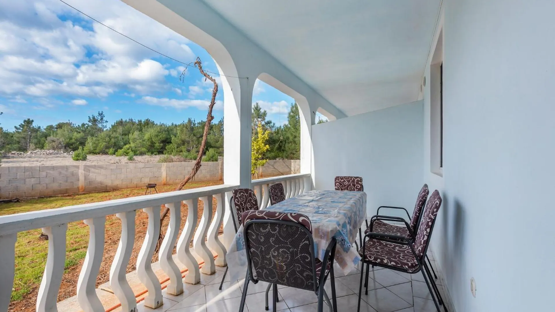 Homely Apartment In Vir With Balcony