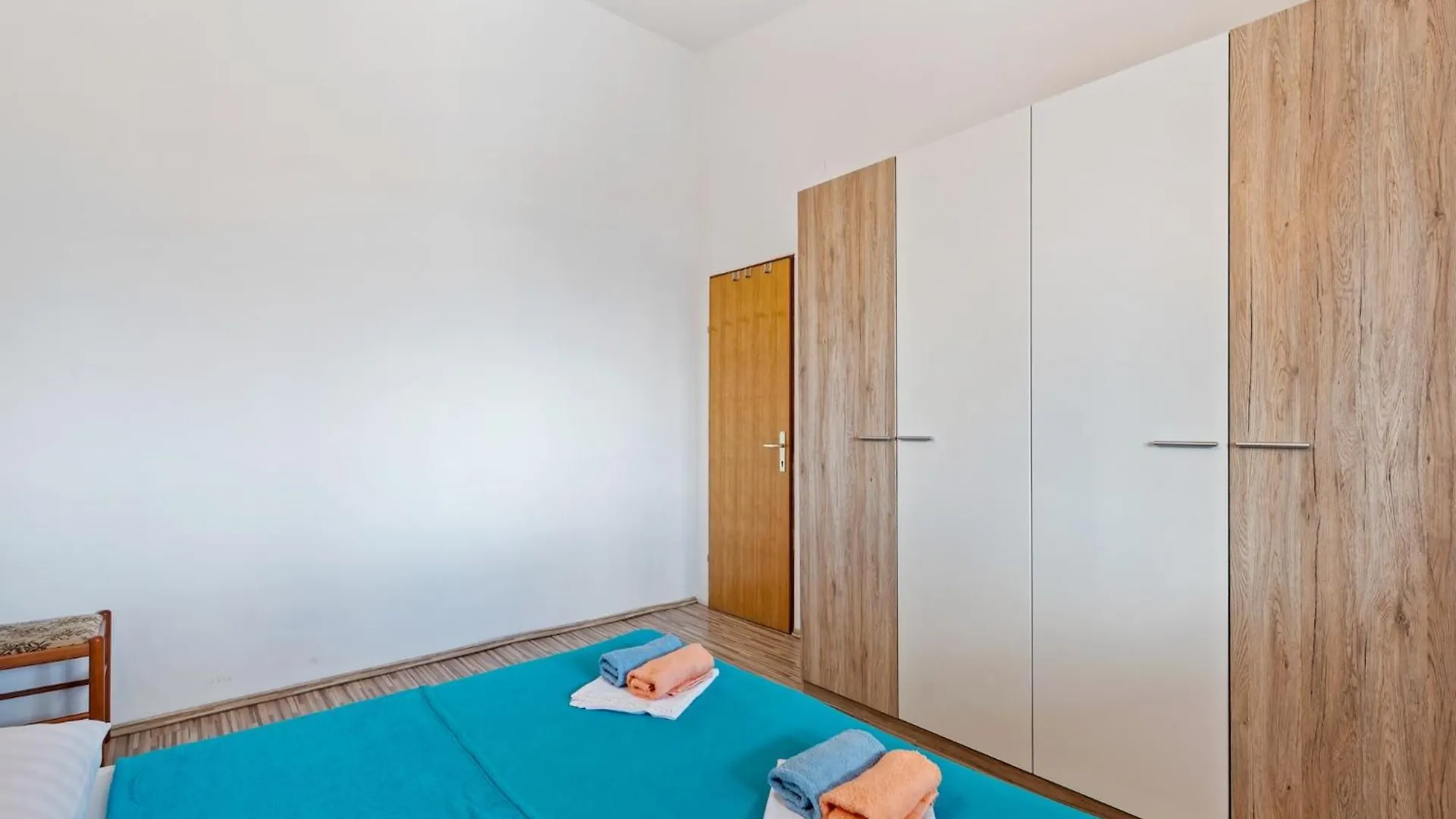 Homely Apartment In Vir With Balcony
