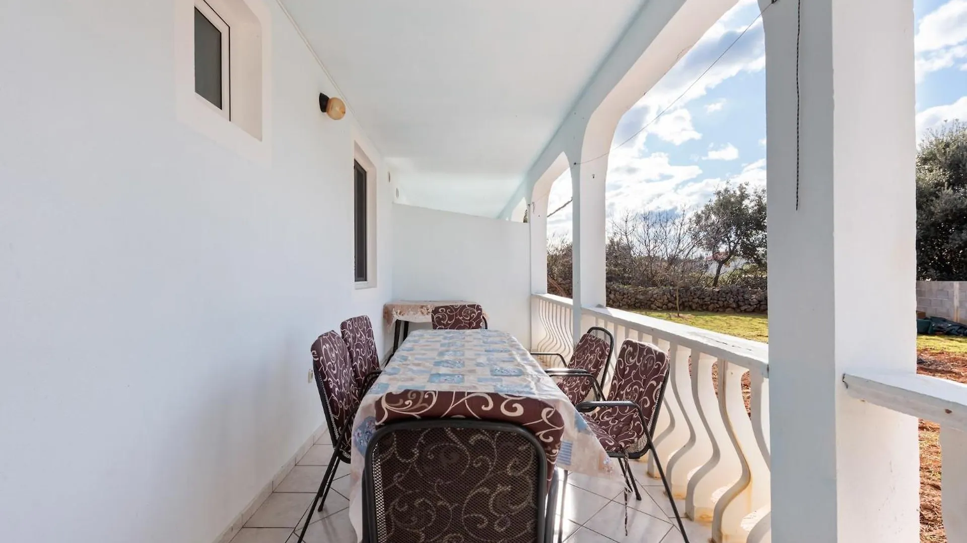 Homely Apartment In Vir With Balcony