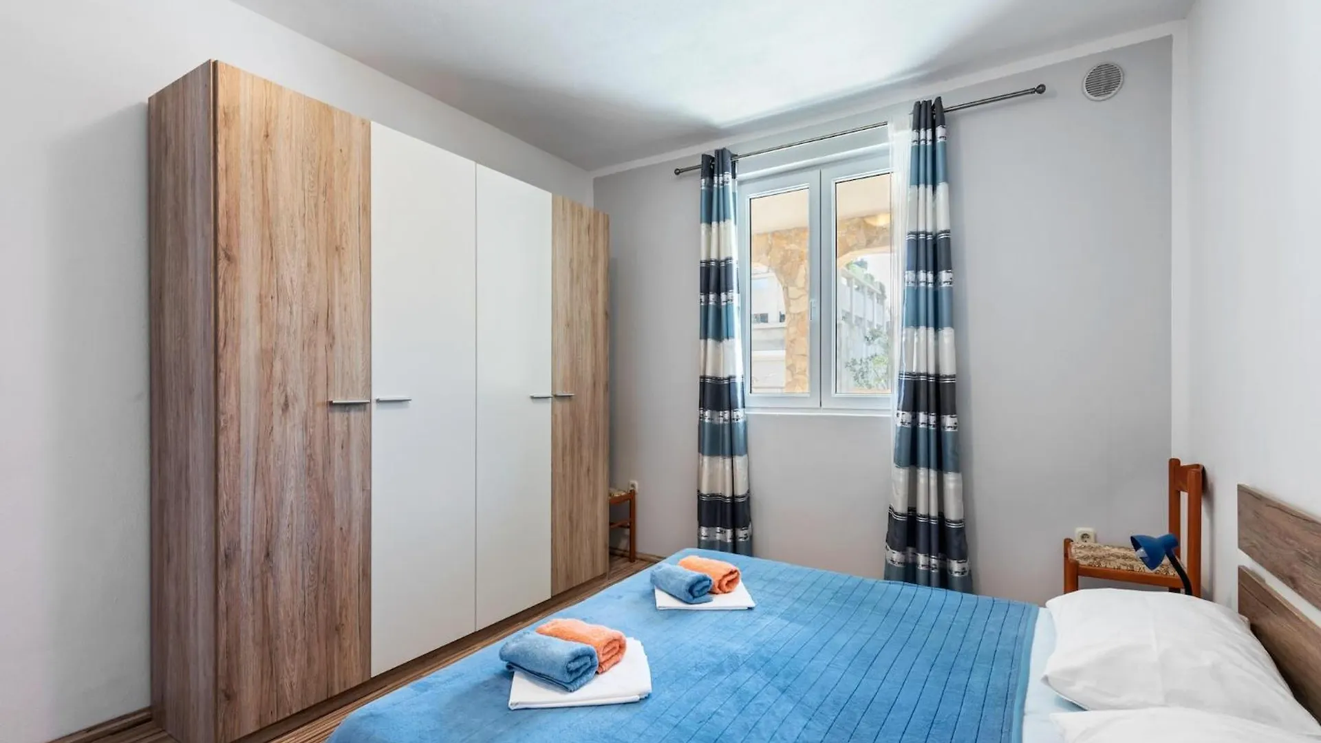 Homely Apartment In Vir With Balcony